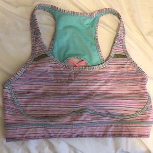 Lululemon sports bra size 6